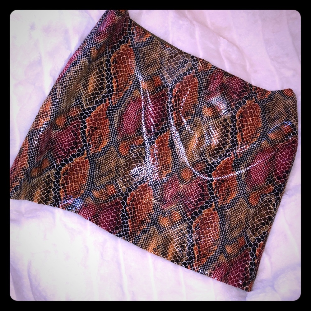 Cache brand multi color snake skin mini skirt
